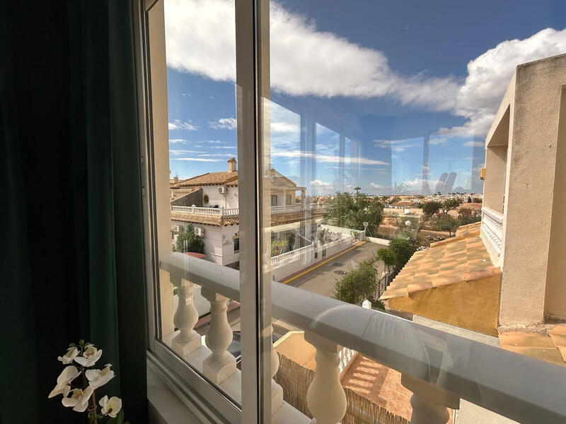 3 bedroom Townhouse for sale