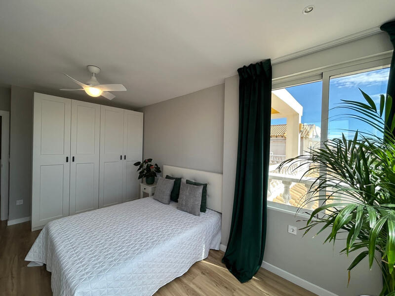 3 bedroom Townhouse for sale