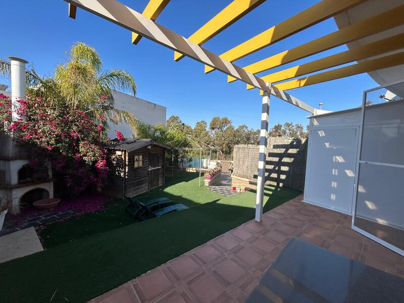 2 bedroom Townhouse for sale