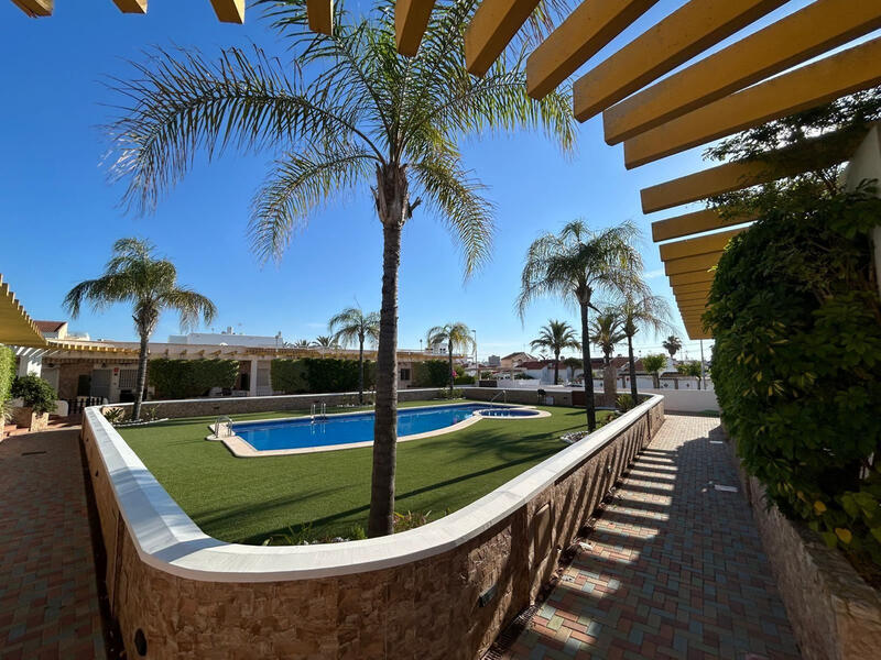 2 bedroom Townhouse for sale