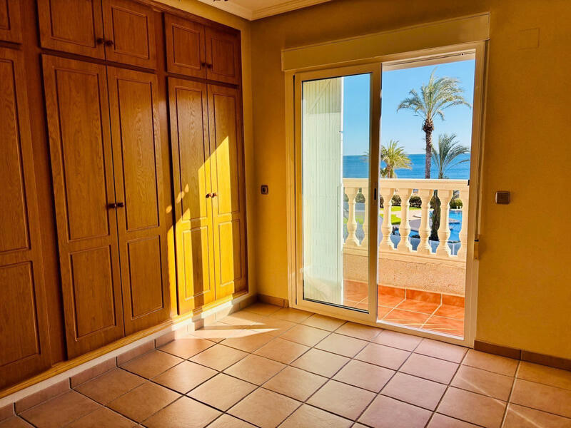 3 bedroom Townhouse for sale