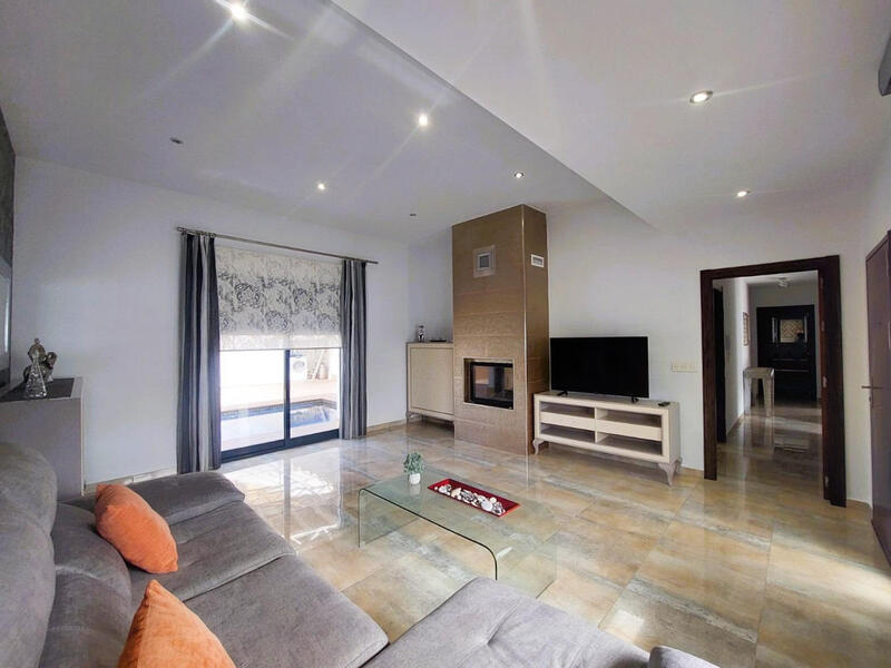 3 Schlafzimmer Villa zu verkaufen 3 Schlafzimmer Villa zu verkaufen