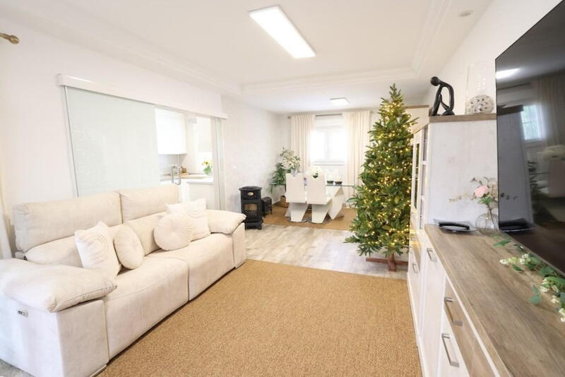 4 Cuarto Villa en venta