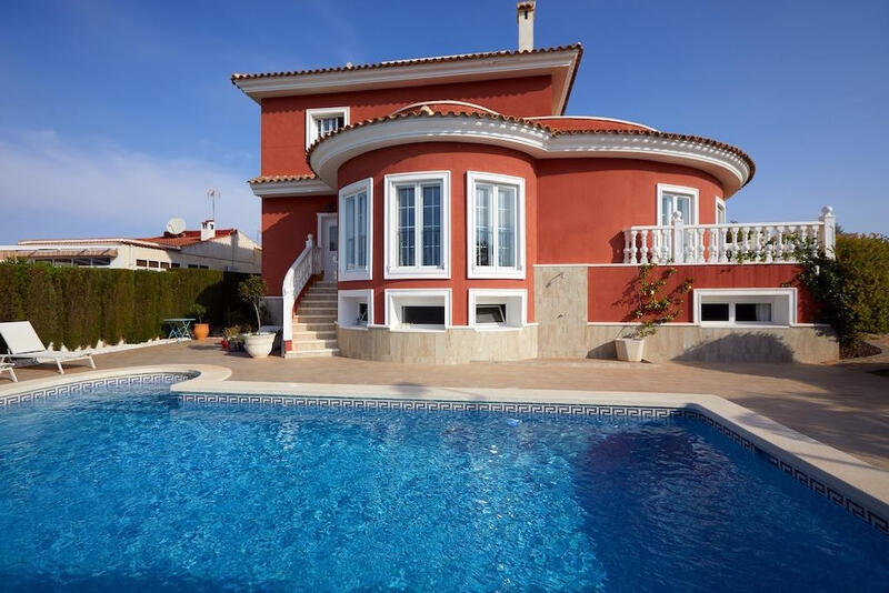 5 bedroom Villa for sale