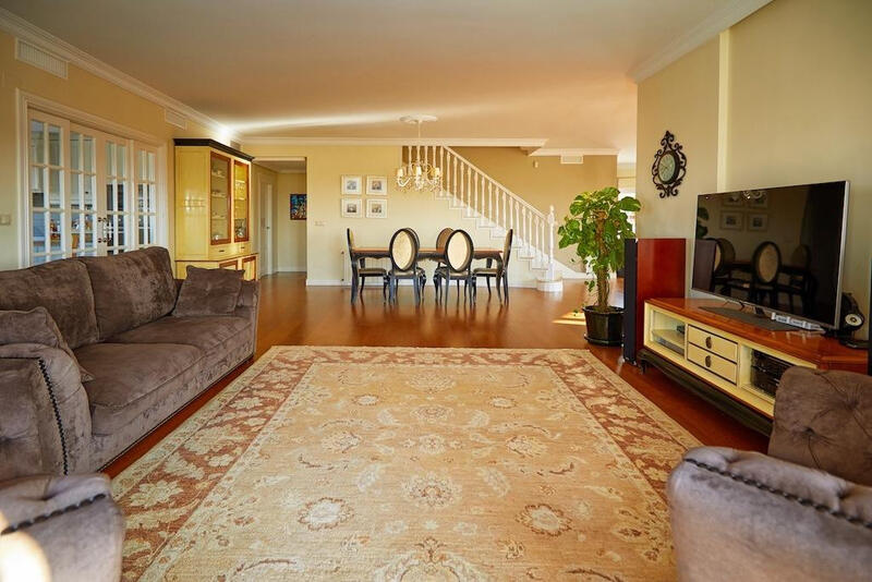 5 bedroom Villa for sale