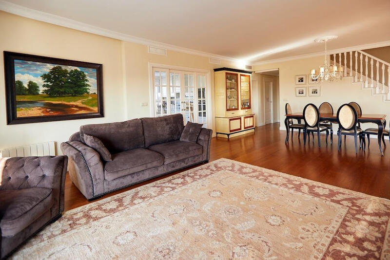 5 bedroom Villa for sale