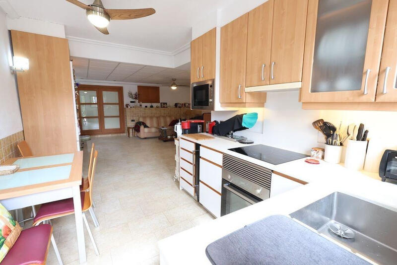 4 bedroom Apartment for sale