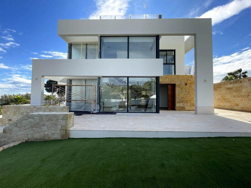 4 bedroom Villa for sale