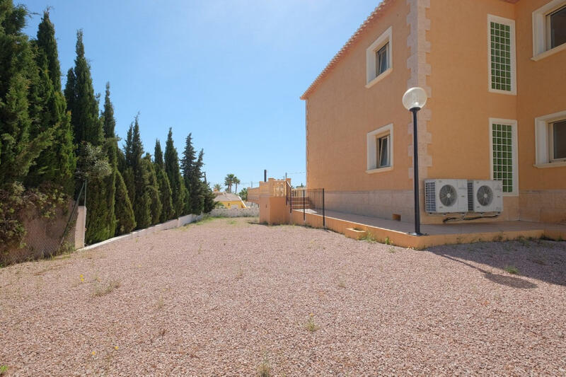 6 bedroom Villa for sale