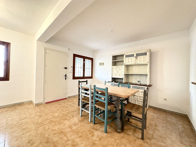 2 slaapkamer Gezinswoning Te koop