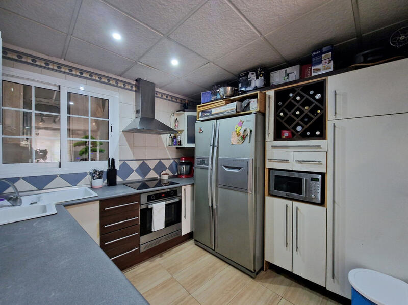 10 bedroom Townhouse for sale