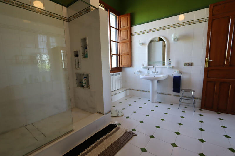 7 bedroom Villa for sale