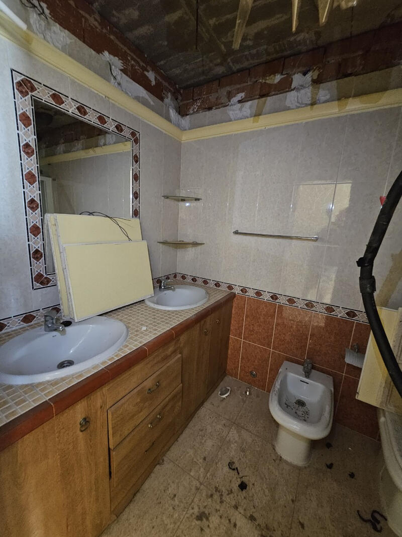 3 bedroom Apartment for sale 3 bedroom Apartment for sale