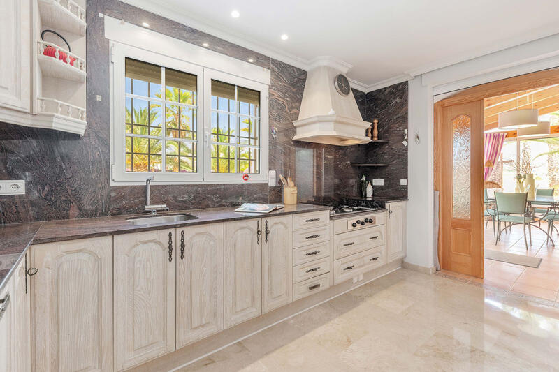 5 bedroom Villa for sale