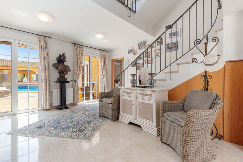 5 bedroom Villa for sale