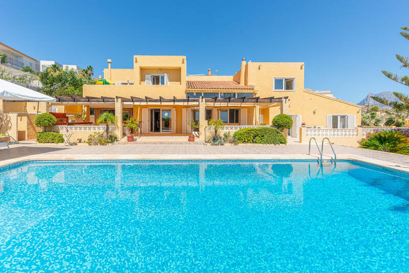 5 bedroom Villa for sale