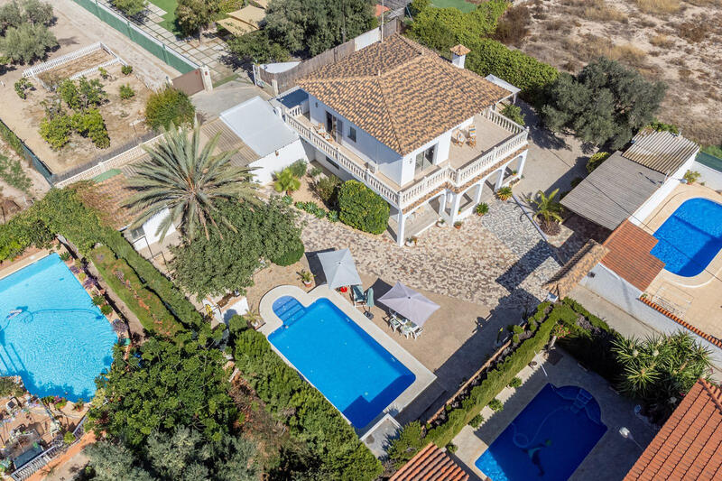 5 bedroom Villa for sale