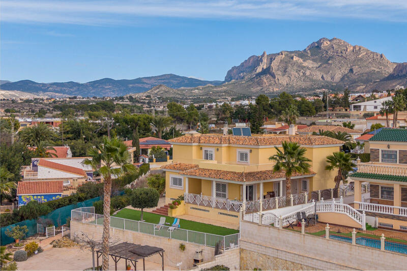 5 bedroom Villa for sale