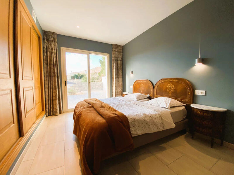 5 bedroom Villa for sale