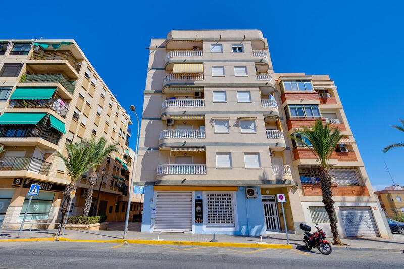 Apartment for sale in Guardamar del Segura, Alicante Apartment for sale in Guardamar del Segura, Alicante