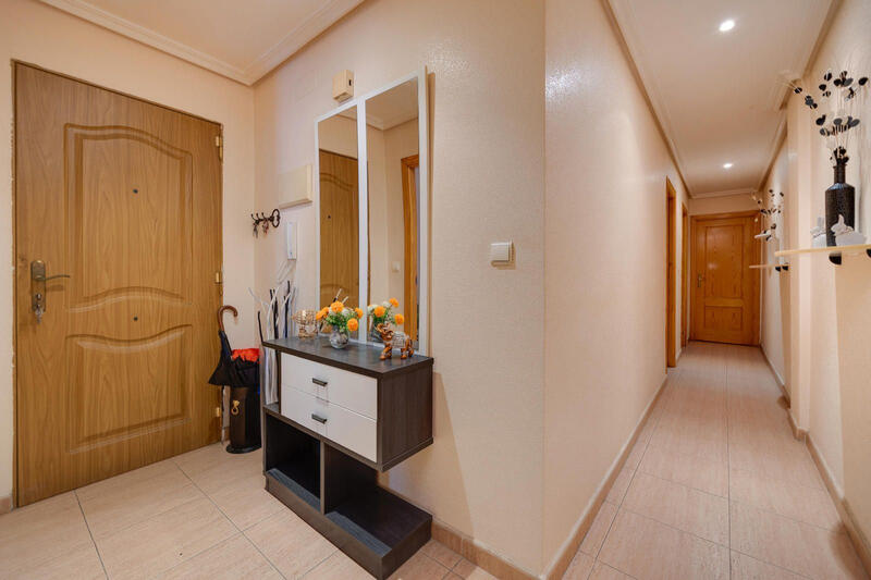 3 slaapkamer Appartement Te koop 3 slaapkamer Appartement Te koop