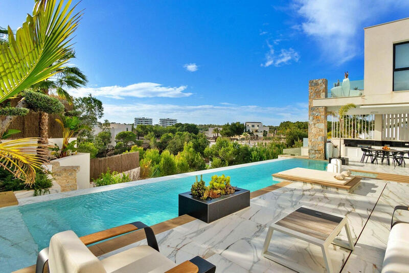 Villa en venta en Las Colinas Golf, Alicante