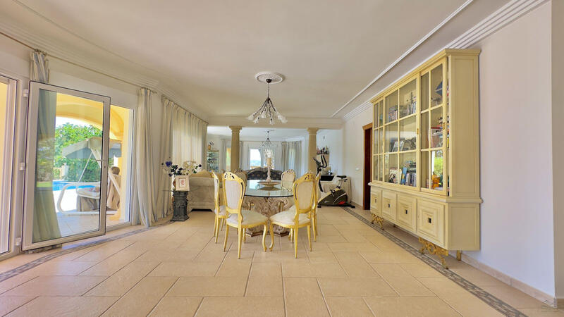 4 bedroom Villa for sale