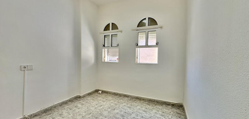 2 slaapkamer Appartement Te koop 2 slaapkamer Appartement Te koop