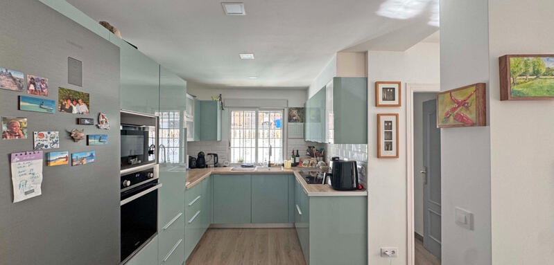 2 bedroom Townhouse for sale