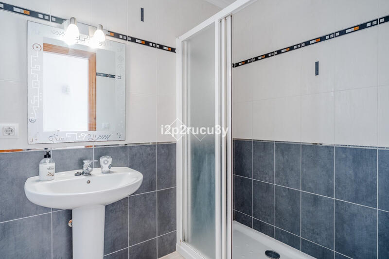 6 bedroom Villa for sale