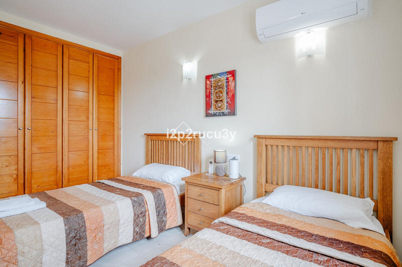 6 bedroom Villa for sale