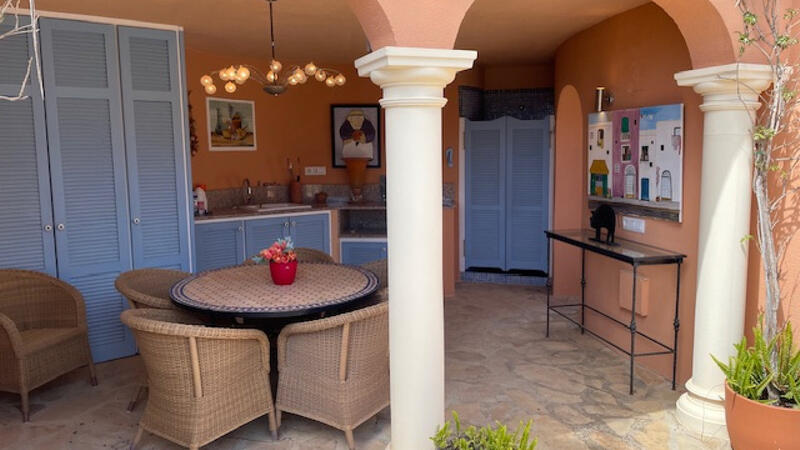 4 bedroom Villa for sale