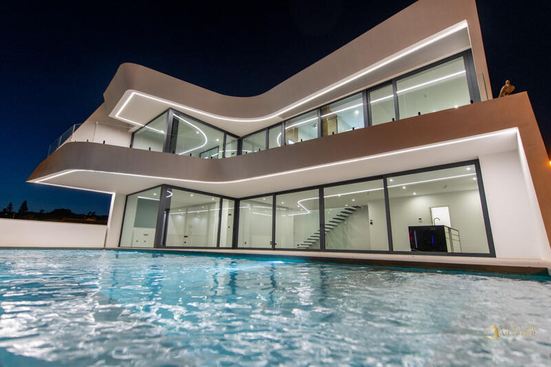 4 slaapkamer Villa Te koop