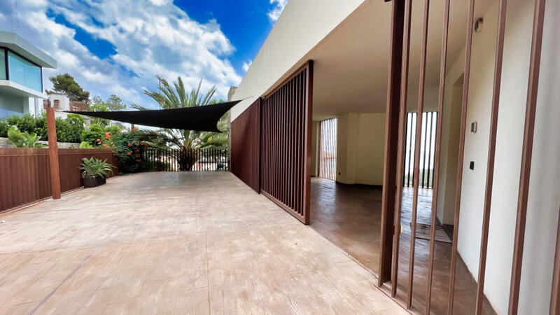 4 bedroom Villa for sale