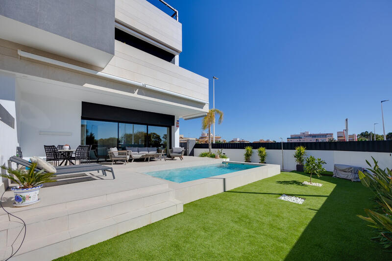 3 Cuarto Villa en venta