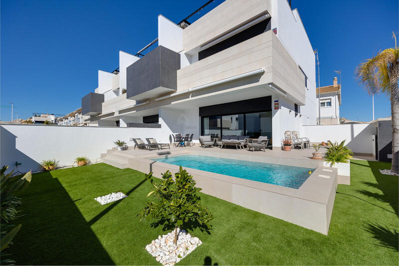 3 Cuarto Villa en venta