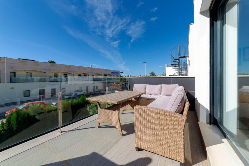 3 slaapkamer Villa Te koop 3 slaapkamer Villa Te koop