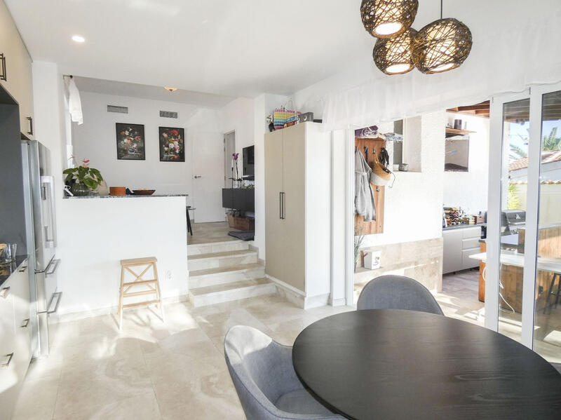 5 bedroom Villa for sale