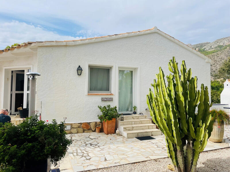 6 bedroom Villa for sale