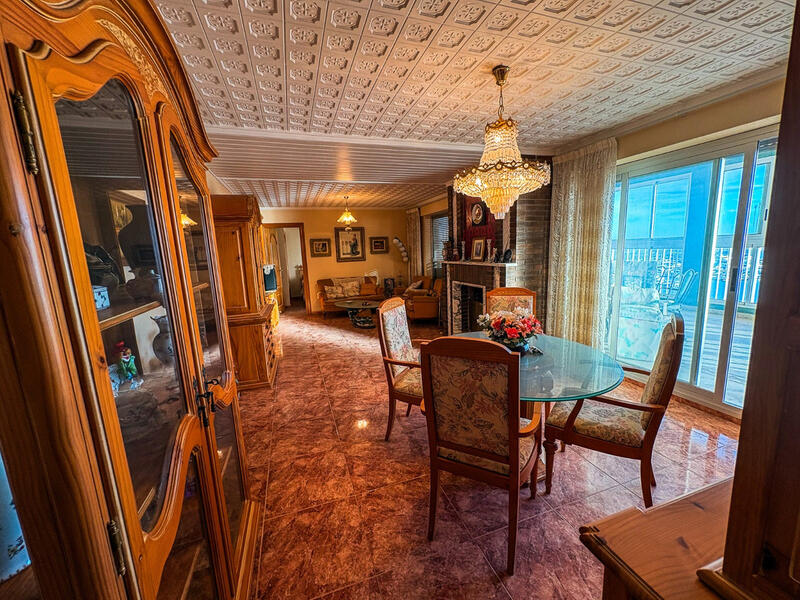 3 bedroom Apartment for sale