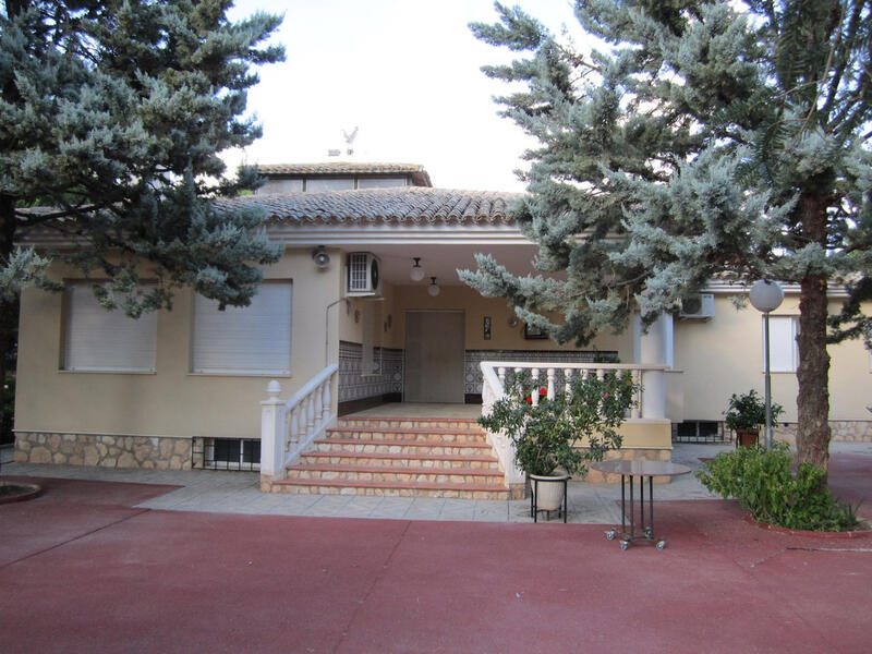 Villa for sale in Yecla, Murcia