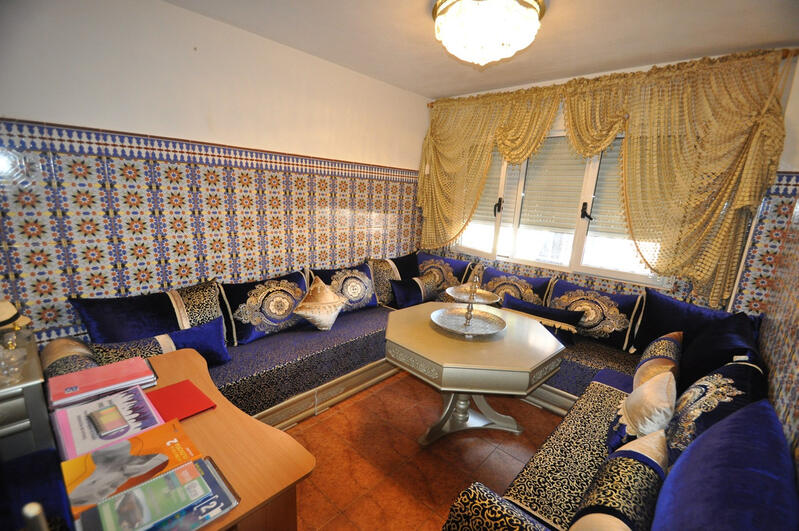 6 bedroom Townhouse for sale