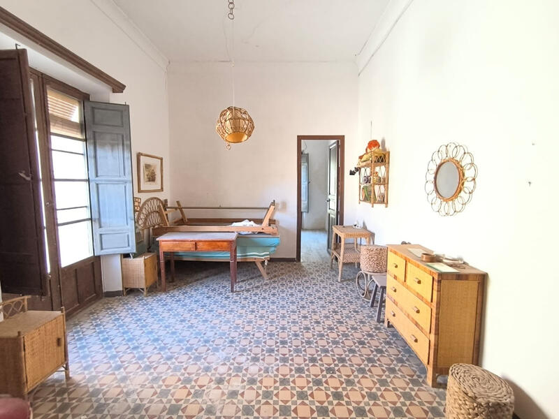 15 soverom Herregård til salgs