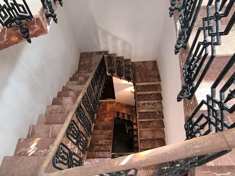 15 soverom Herregård til salgs