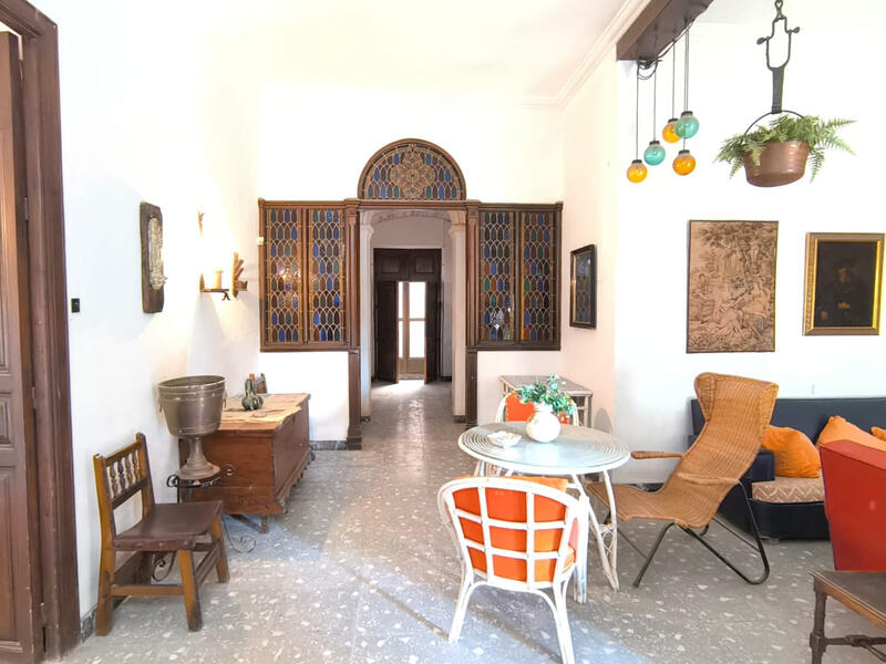 15 soverom Herregård til salgs