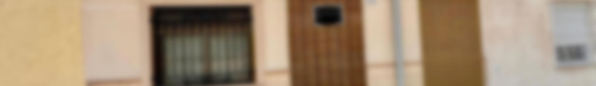 3 спальная комната городская тюрьма продается