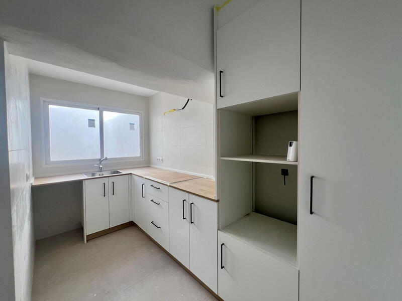 3 slaapkamer Gezinswoning Te koop 3 slaapkamer Gezinswoning Te koop