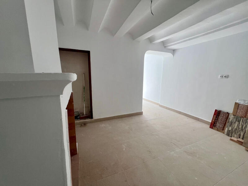 3 slaapkamer Gezinswoning Te koop 3 slaapkamer Gezinswoning Te koop