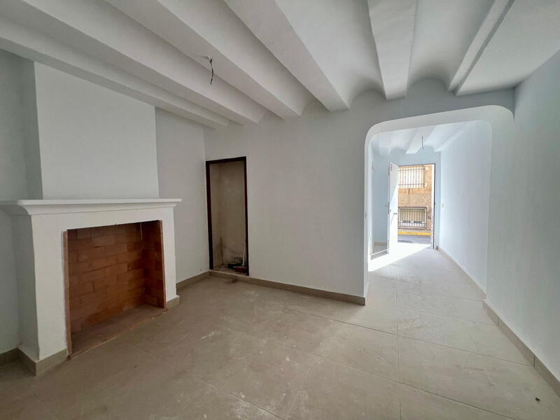 3 slaapkamer Gezinswoning Te koop 3 slaapkamer Gezinswoning Te koop