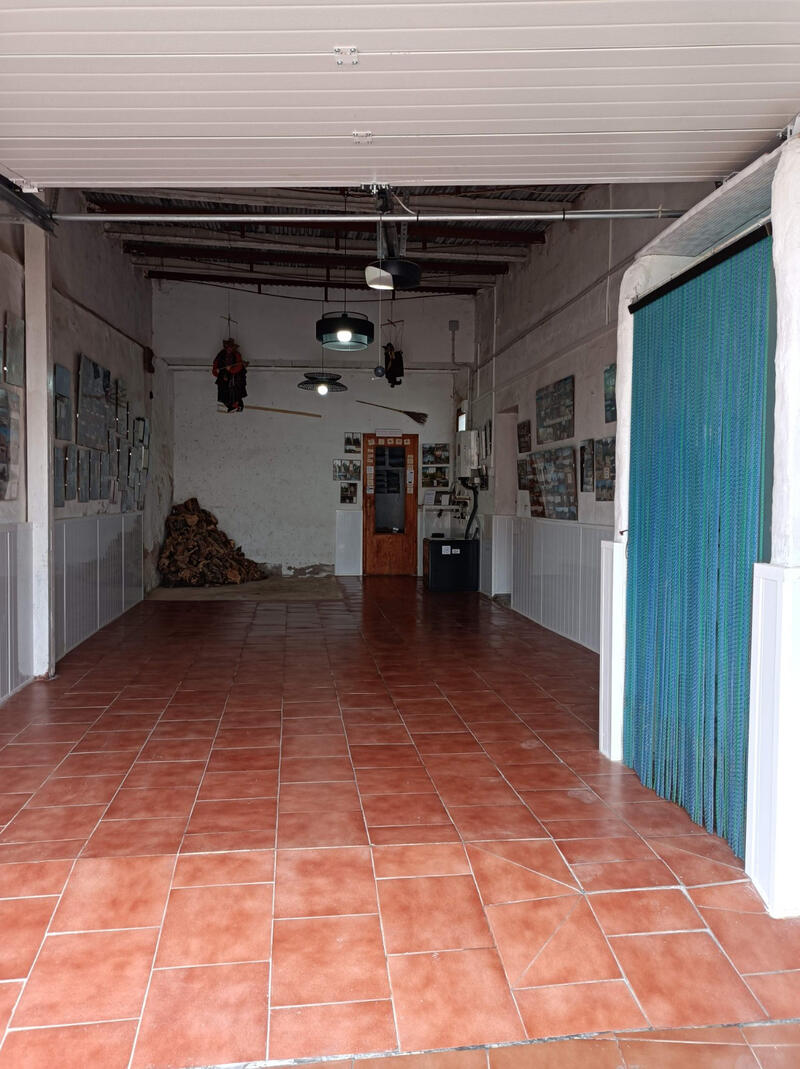 2 bedroom Townhouse for sale